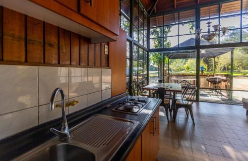 San Antonio Hotel | Parque San Juan - Héroes Parques