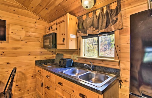 St George Cabin | Parsons ‘Semper Fi’ Cabin w/Fire Pit!