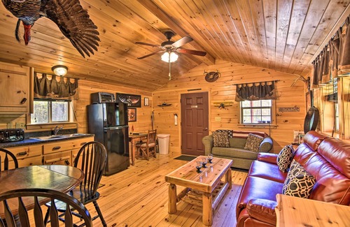 St George Cabin | Parsons ‘Semper Fi’ Cabin w/Fire Pit!