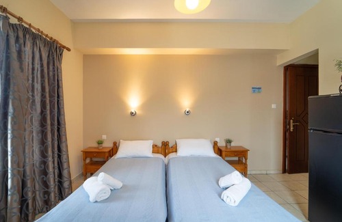 Koroni House | Parthenon Rooms