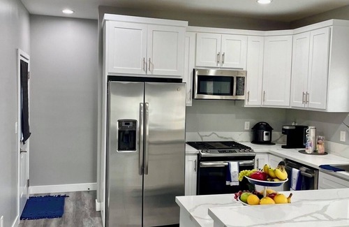 North Central House | Pasadena home get away