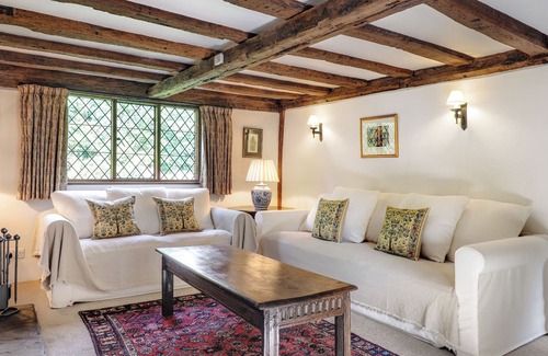 Hartfield House | Pass the Keys | Beautiful Countryside Cottage