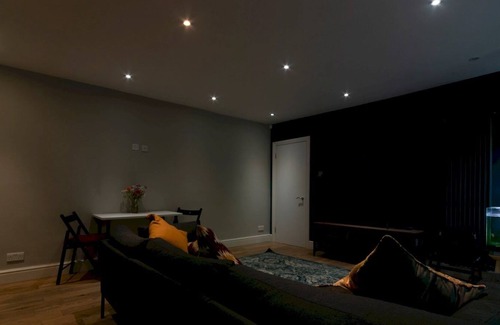 Surbiton Hill Apartment | Pass the Keys | Comfy Apartment With Garden And Free Parking