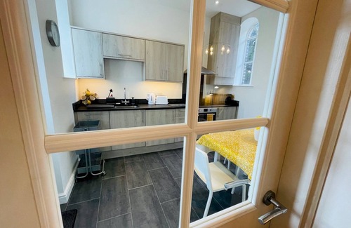 Combs House | Pass the Keys | Converted Sunday School for 4 with Views & Garden