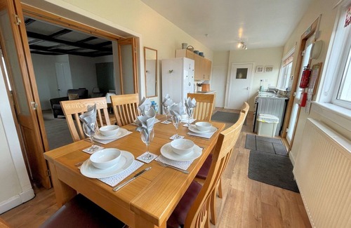 Newton Stewart House | Pass the Keys | Traditional Cottage with Beautiful Views