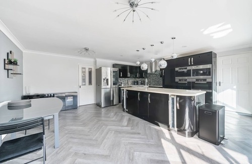 Sandford-on-Thames House | Pass the Keys | Large Family Home + Parking - Oxford