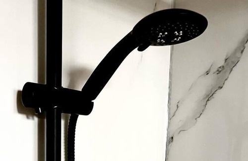 Ellesmere Apartment | Pass the Keys | London House Boutique contemporary apartment town centre