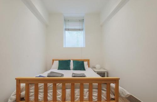 St. Leonard's Apartment | Pass the Keys Stylish Flat - 20 Mins from Central London
