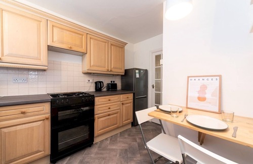 Surbiton Hill Apartment | Pass the Keys | Stylish Apt in quiet cul de sac