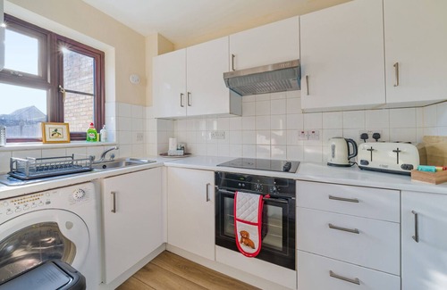 Hersham House | Pass the Keys | The Perfect Surrey Hersham Hideaway - 1 Bed Home with study and garden