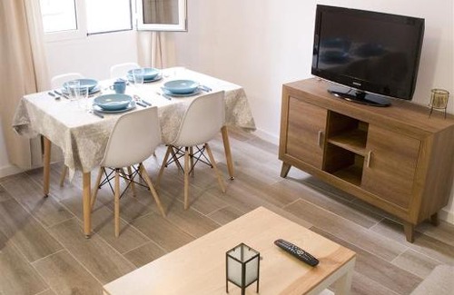 San Lorenzo Apartment | Patio de Rivas y Palma