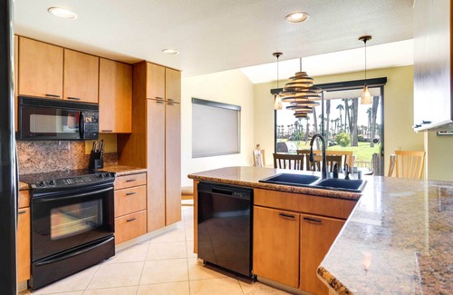 Palm Desert Condo | Patio + Resort Amenities: Palm Desert Escape
