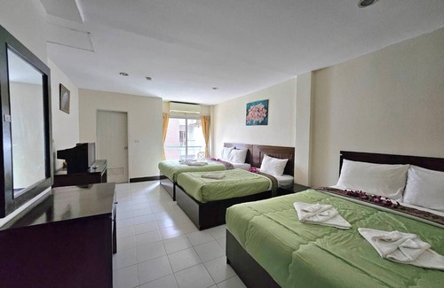 Patong Hotel | Patong Moon Inn Guesthouse