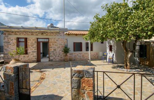 Elounda House | Pavlakis Lemon-Tree House