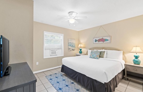 Laguna Beach Estates Cottage | Pcb - Beach Cottage - 800 ft to Beach! Family Friendly, Free Activities Incl