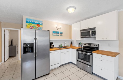 Laguna Beach Estates Cottage | Pcb - Beach Cottage - 800 ft to Beach! Family Friendly, Free Activities Incl