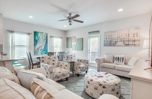 Thomas Drive House | PCB Townhome with Deck and Pool Access 3 Mi to Beach!