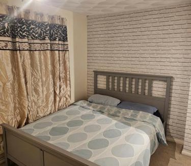 Gravesend House | Peace and Love House