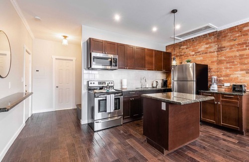 Central Hamilton Apartment | Peaceful 1 Bedroom Condo on James Street North