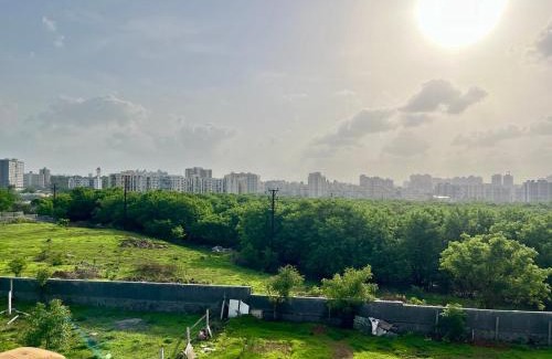 Pune Apartment | Peaceful AC 1BHK Near Forest Reserve Hadapsar