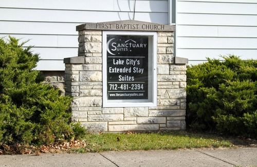 Lake City Apartment | Peaceful and one block from city square!