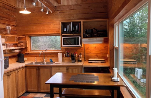 Waterford Cabin | Peaceful and Private Cabin near charming Saint Johnsbury Vermont