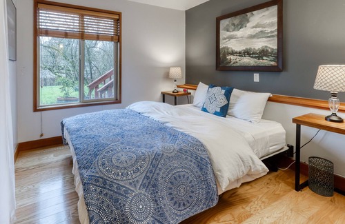Southeast Eugene Apartment | Peaceful and Secluded Suite w/Free WiFi & Great Garden Space to Enjoy!