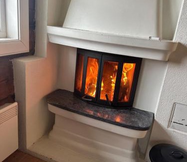 Al House | Peaceful cabin with secluded location