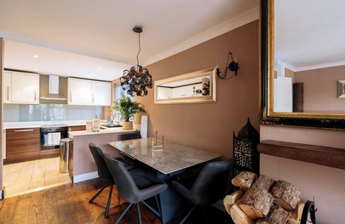 Rathmines Apartment | Peaceful + Charming 2 BR Home in Rathmines, Dublin