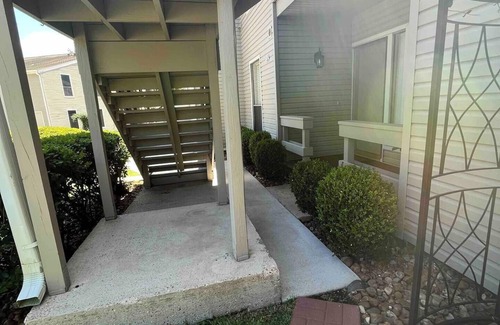 April Sound Condo | Peaceful condo by the lakenn