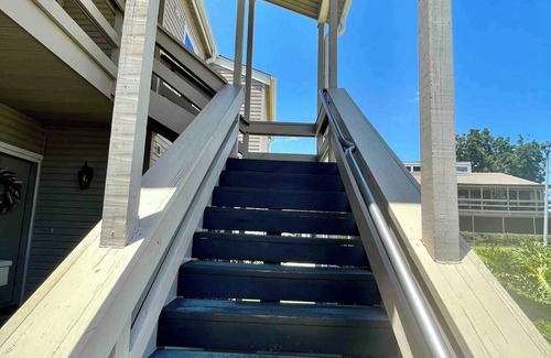 April Sound Condo | Peaceful condo by the lakenn