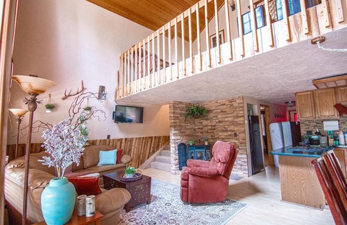 Meadow View Heights Cabin | Peaceful Copper Cabin
