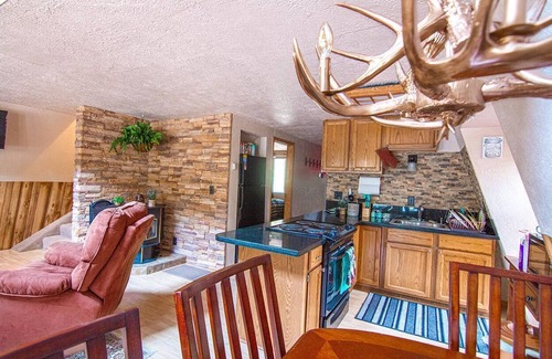 Meadow View Heights Cabin | Peaceful Copper Cabin