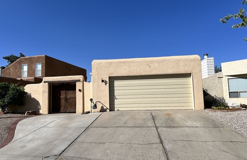 Northeast Heights House | Peaceful Courtyard Haven in Albuquerque's NE Heights, with Garage