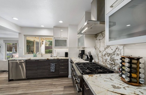 Magnesia Falls Cove House | PEACEFUL EASY FEELING - Private Pool & Mountain Views - Perfect for Monthly Stay