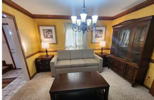 Cordova House | Peaceful & Elegant Sleeps 16 with Pool Near Mall