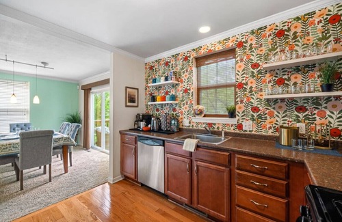 Pittsburgh Apartment | Peaceful Escape Just Minutes To DT, Garage Parking