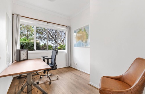 Bridgeman Downs Apartment | Peaceful Family Home: 4-Bed, Pool, Alfresco Dining