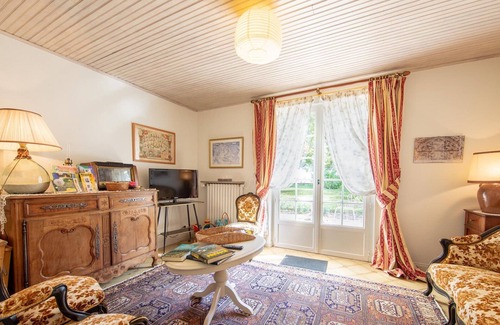 Saint-Benoit-sur-Loire Bed & Breakfast | Peaceful rooms with garden and pets allowed