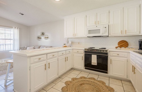 Summer Breeze Condo | Peaceful Gated Resort-4 Min Walk To Beach! Snowbirds Welcome!