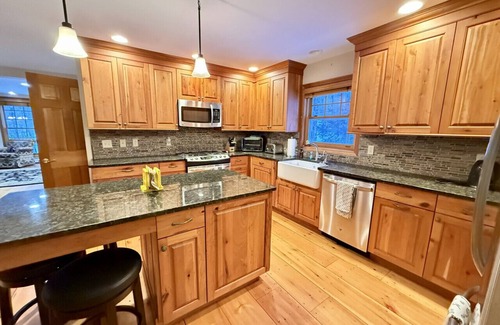 Winhall Apartment | Peaceful getaway at Stratton View Lodge