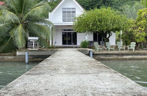 Teahupoo House | Peaceful house by the sea