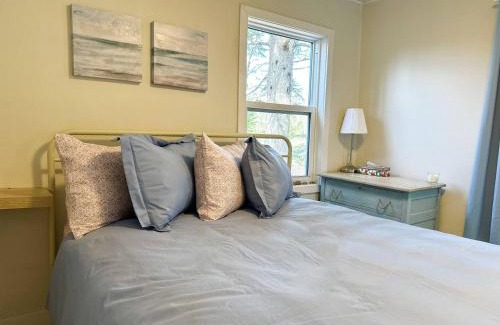 Chester House | Peaceful Lily Pad Cottage In Hubbards