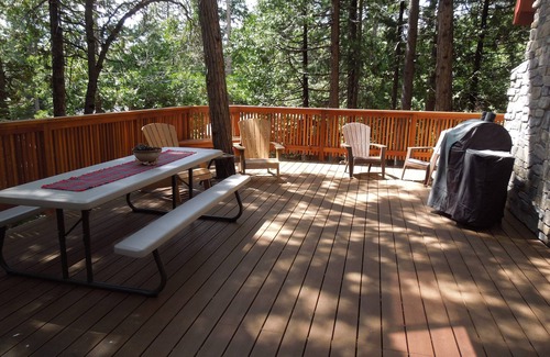 Long Barn Cabin | PEACEFUL MOUNTAIN GETAWAY, WIFI, SAT. T.V., NEAR PINECREST LAKE AND DODGE RIDGE