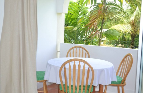 Sunset Crest Apartment | Peaceful Oasis In The Heart Of Paradise