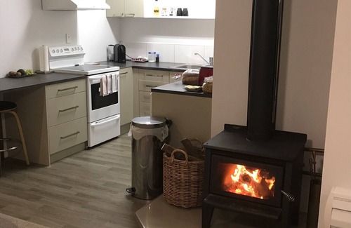 Omanawa Cabin | Peaceful Orchard Location - only 15 mins from Tauranga