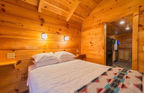 Bryan Cabin | Peaceful Retreat in Bryan! Full Kitchen, Pool, Close to Kyle Field, Pets Allowed