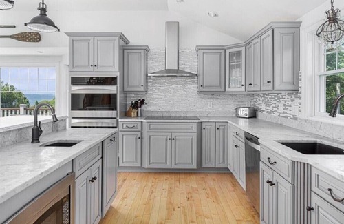 Jamestown Shores House | Peaceful Retreat with Beautiful Sunsets and Bay Views
