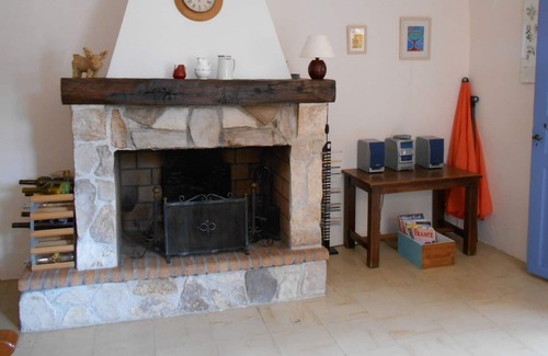 Bize-Minervois Cottage | Peaceful rural location surrounded by vines and olives - Artists haven.