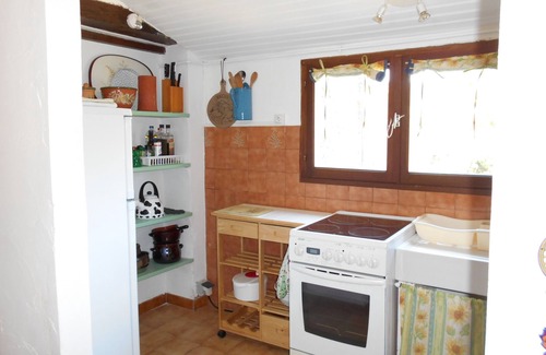 Bize-Minervois Cottage | Peaceful rural location surrounded by vines and olives - Artists haven.